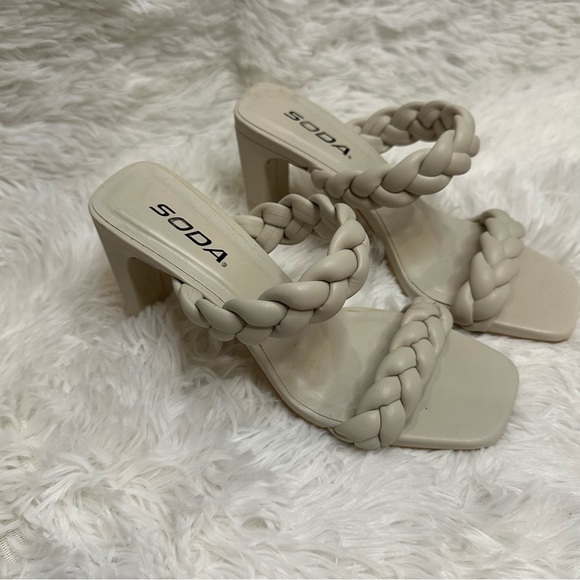 Soda Heels Cream  size 6 - Picture 5 of 6
